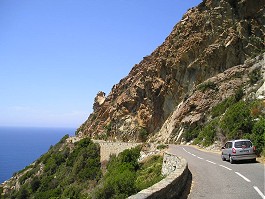 Vejen langs kysten rundt om Cap Corse (Korsika)