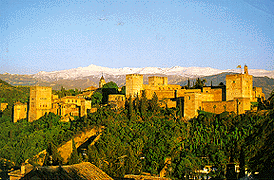 Alhambra og Sierra Nevada i baggrunden.