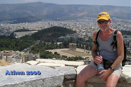 Noah på Akropolis med Olympion og det gamle stadion i baggrunden